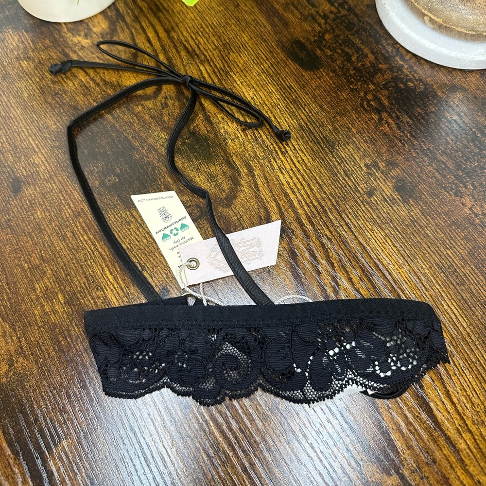 We are HAH All Choked Up choker garter in noir